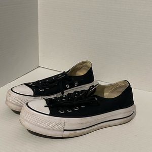 Converse platform sneakers. Size 7.